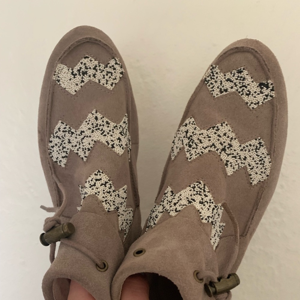House of Harlow moccasin